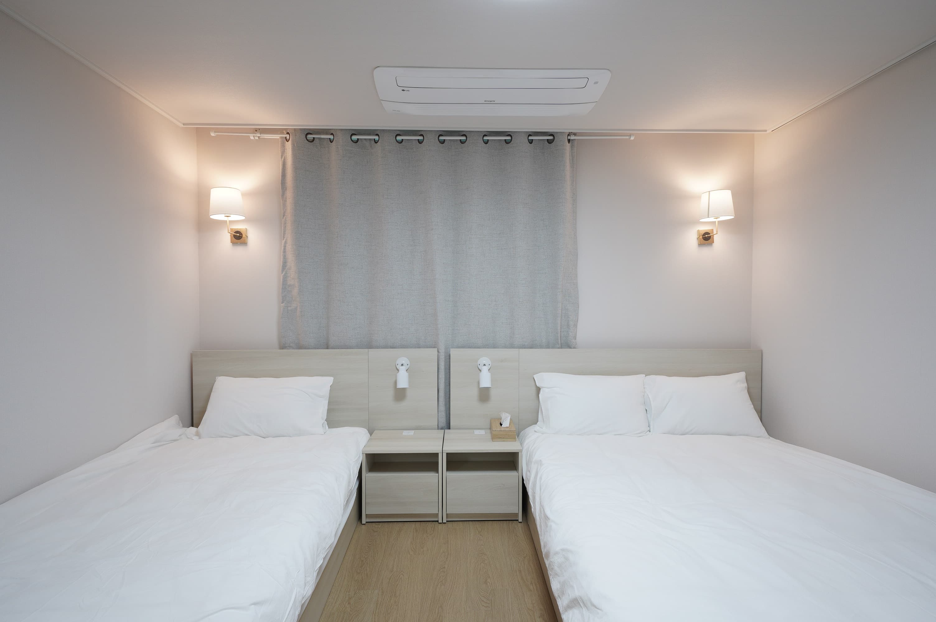 Private Rm/Ba with Balcony — Room 4·2 view 3