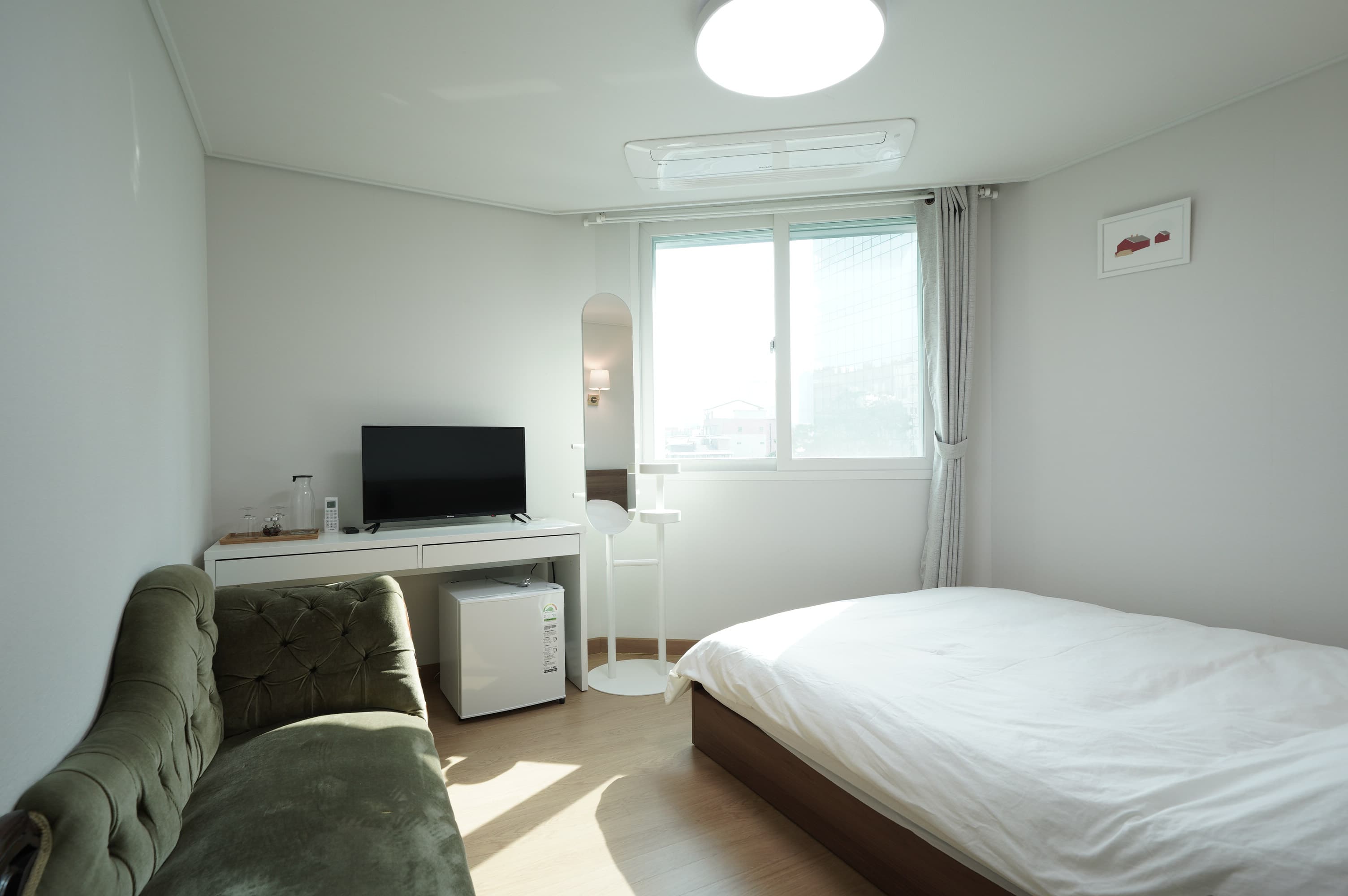 Hongdae Exit 6 — Room 2·1