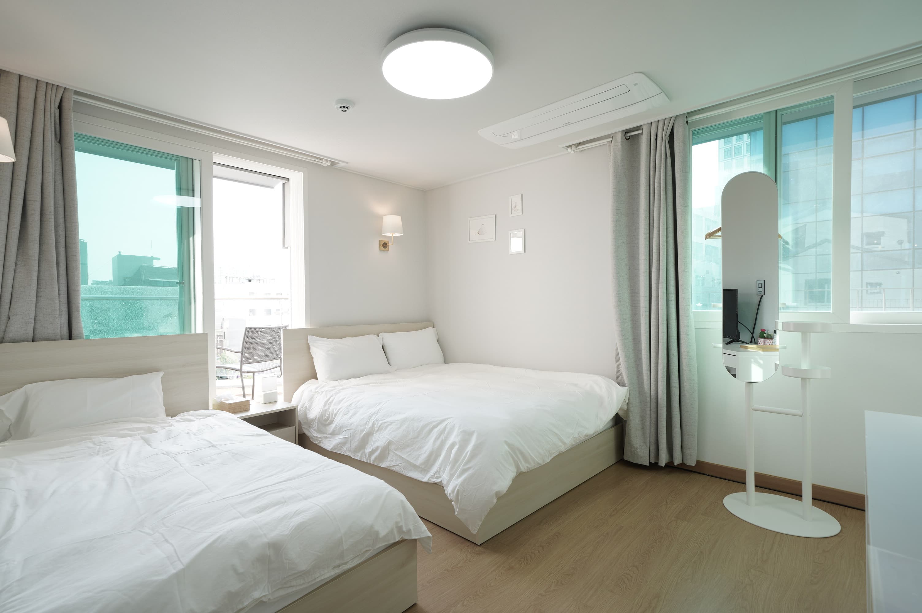Private Rm/Ba with Balcony — Room 4·2